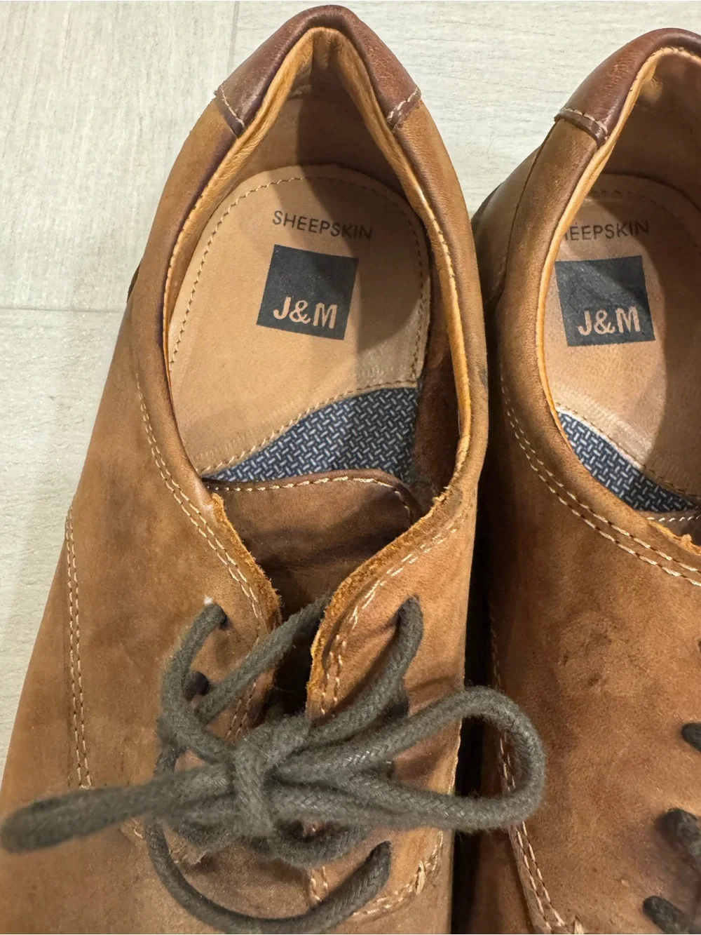 Johnston & Murphy barely worn