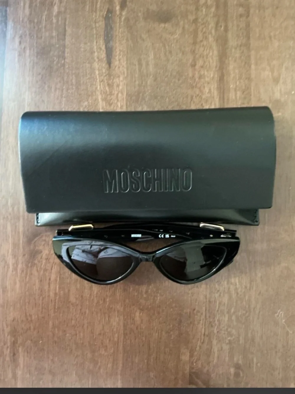 Moschino stylish black