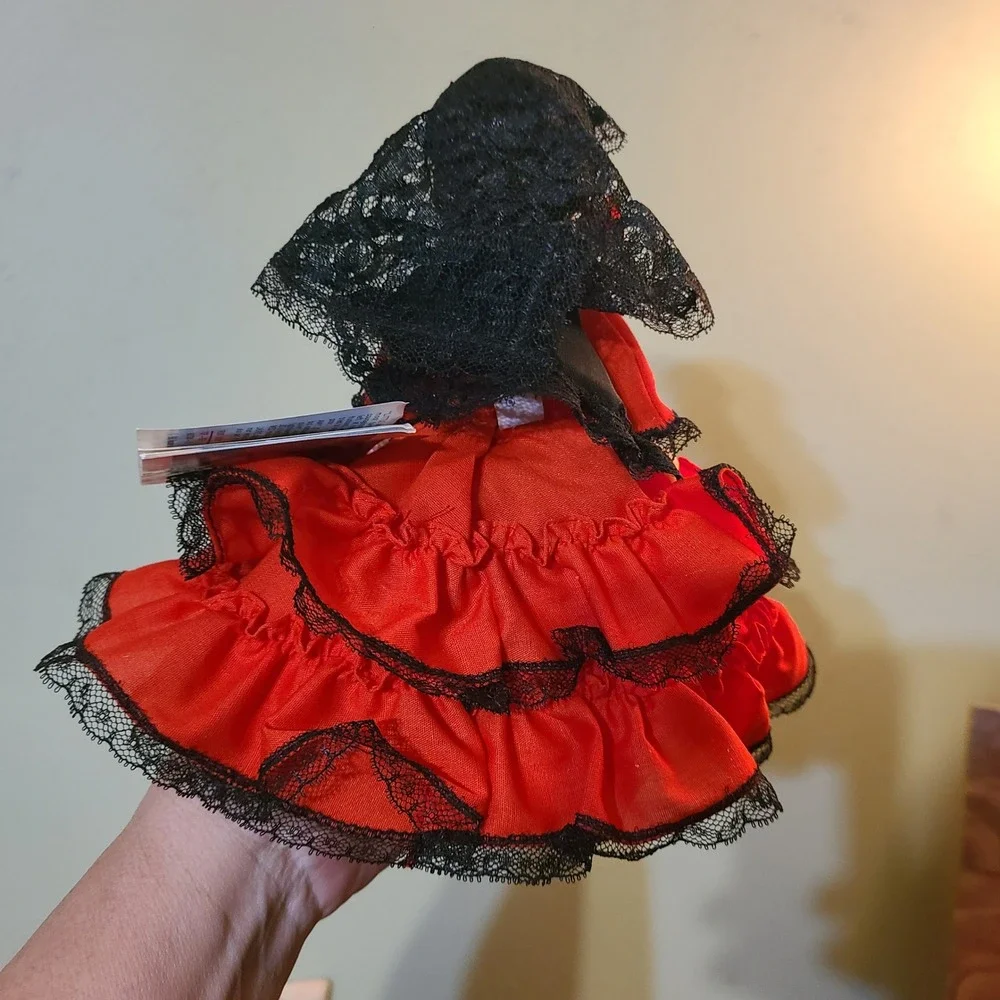 Madame Alexander collectible madame
