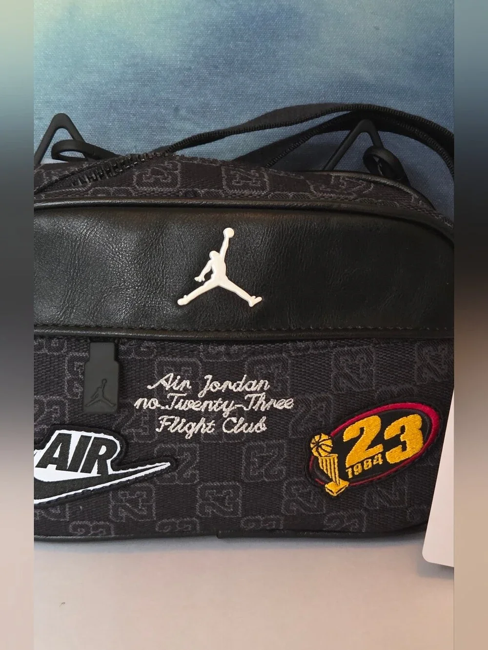 Jordan compact crossbody