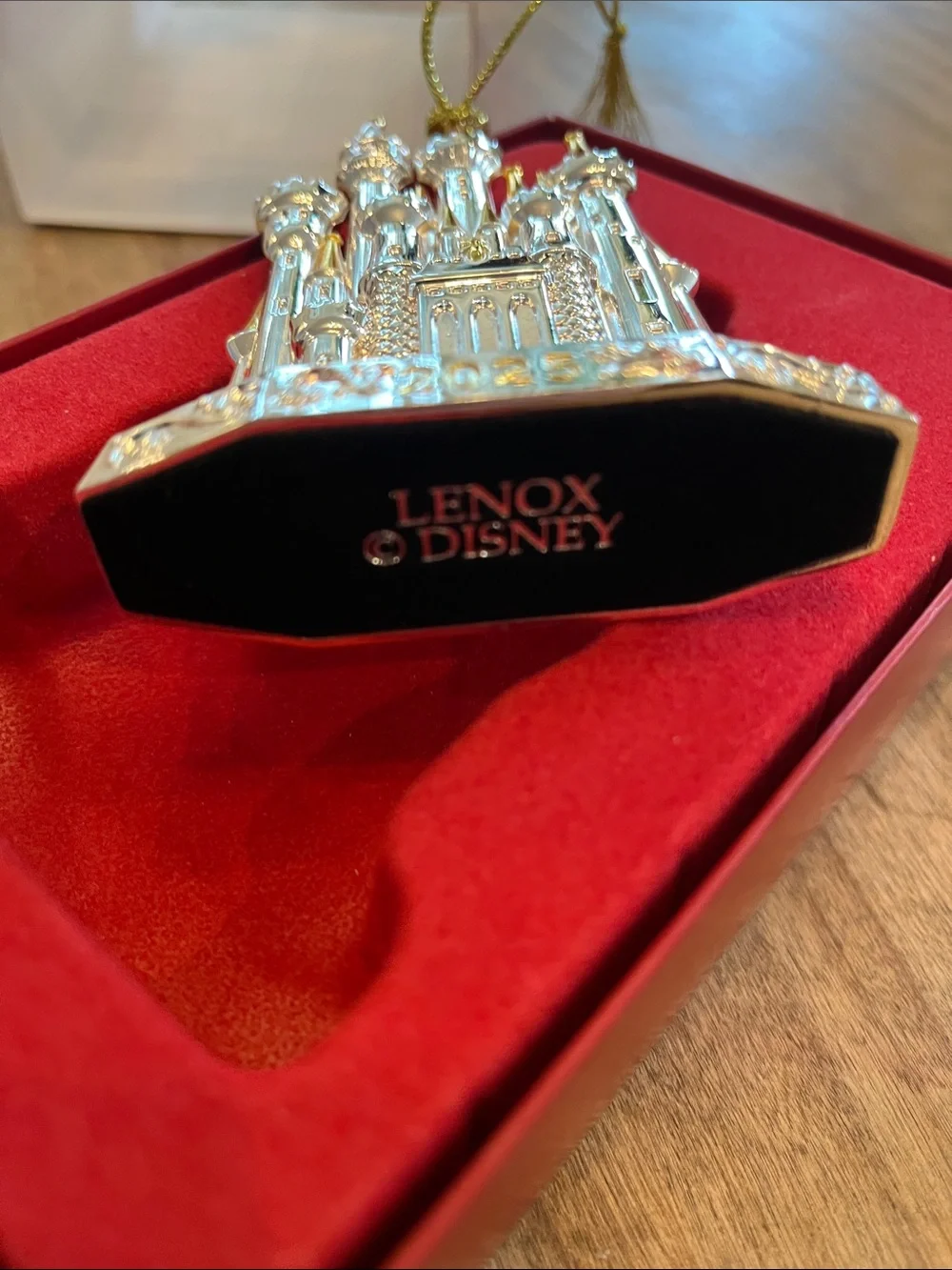 Lenox this commemorative