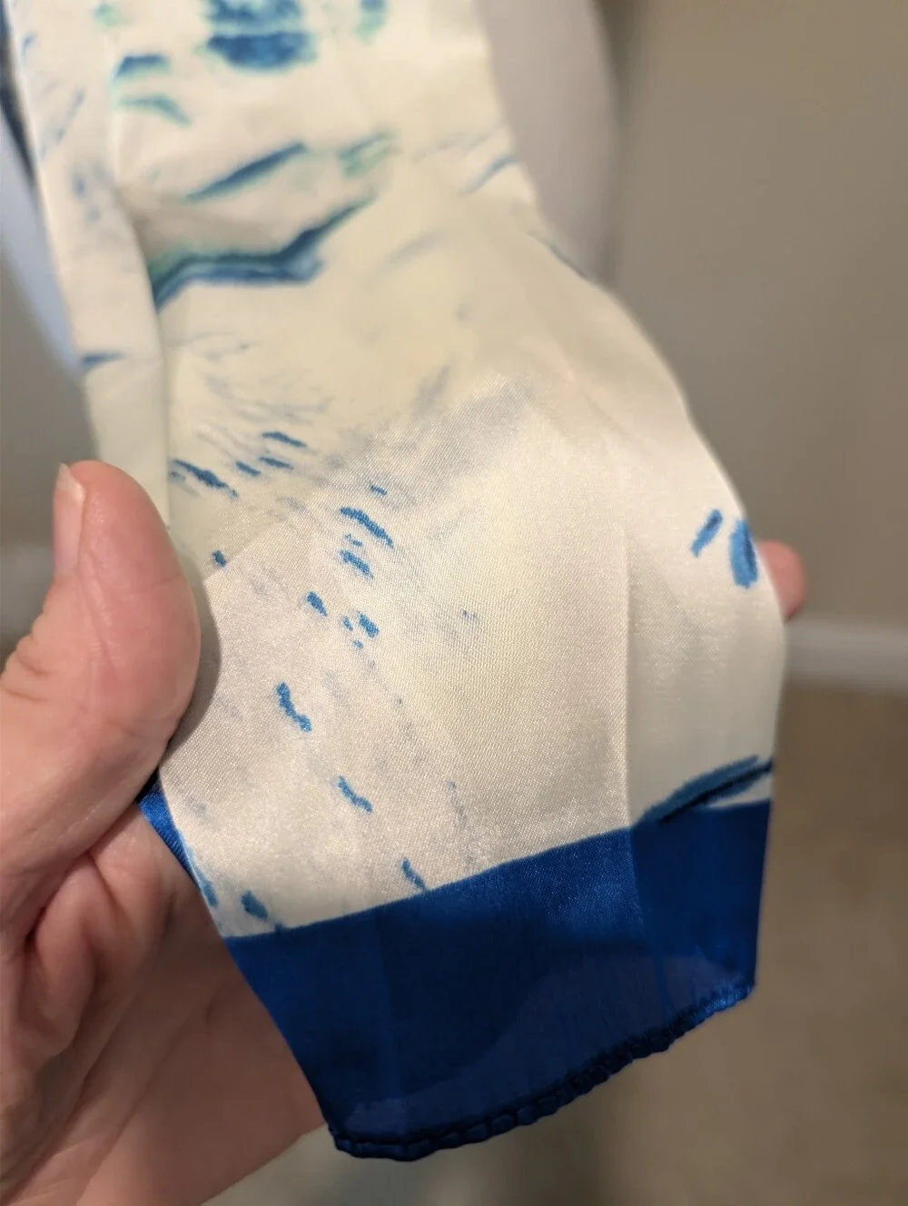 Source Unknown lightweight scarf