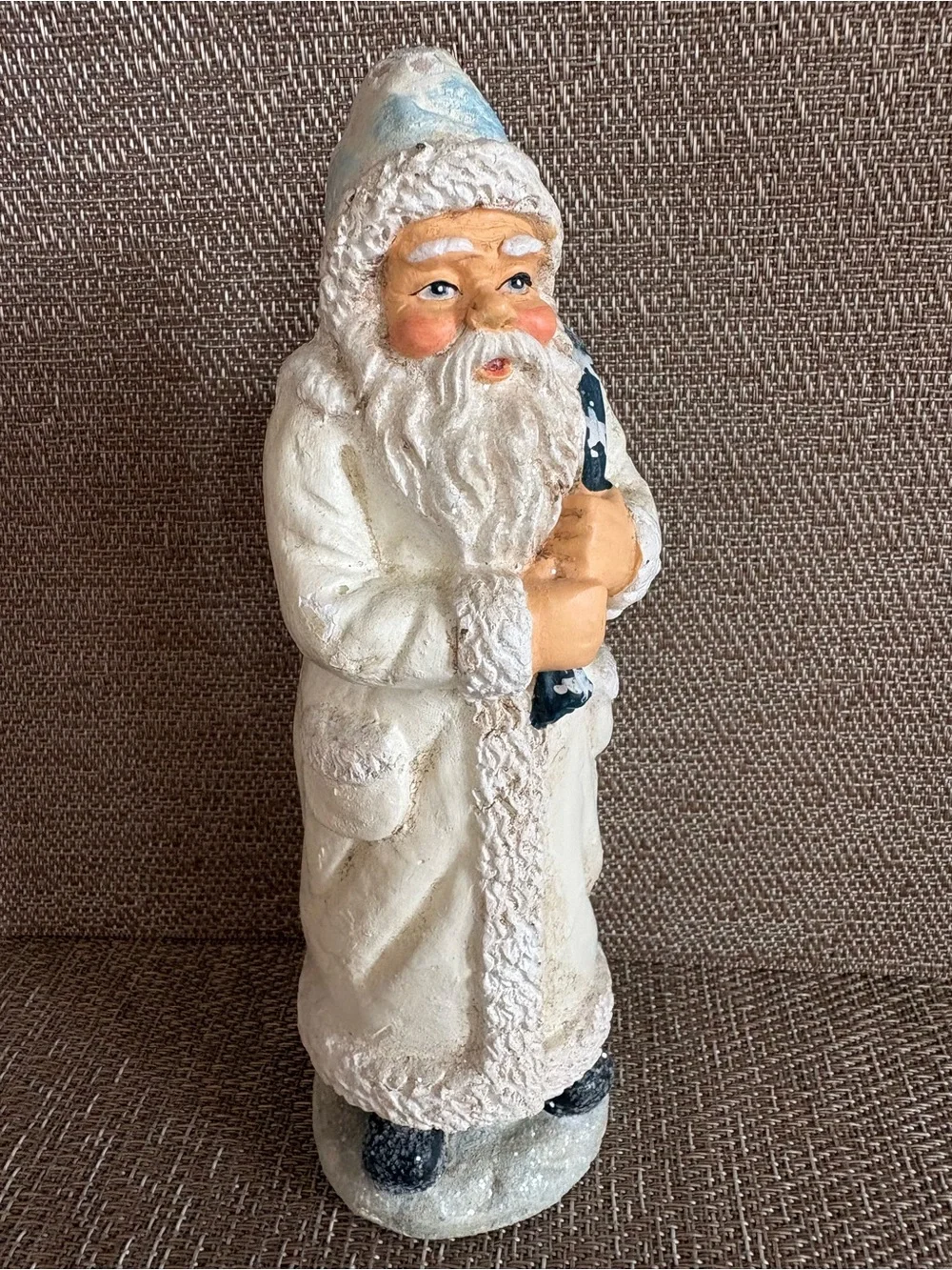 Raz Inporta this figurine