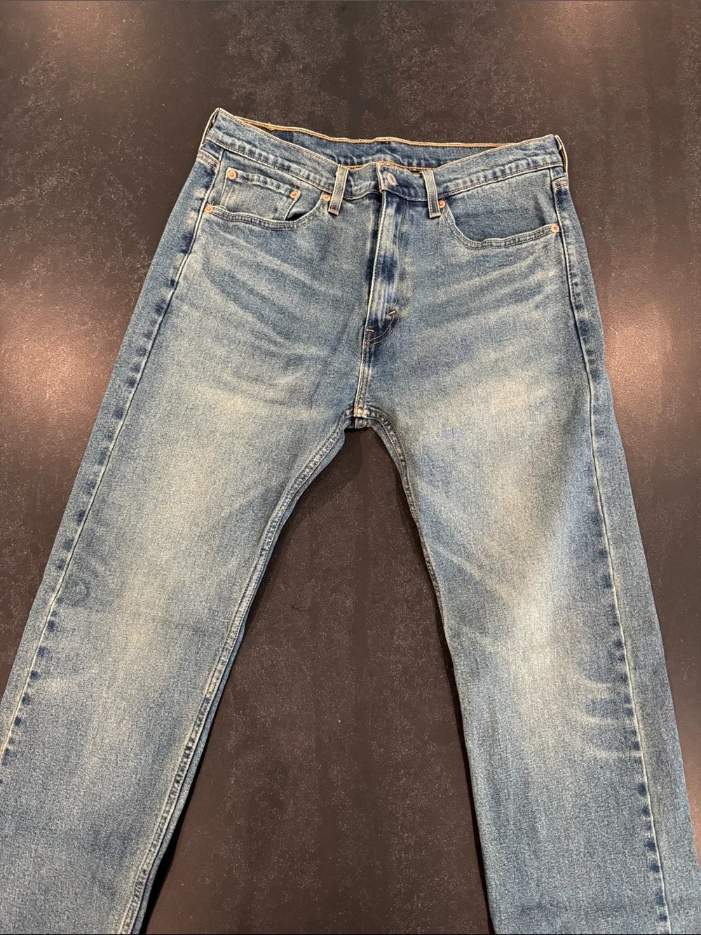 Levis slim straight
