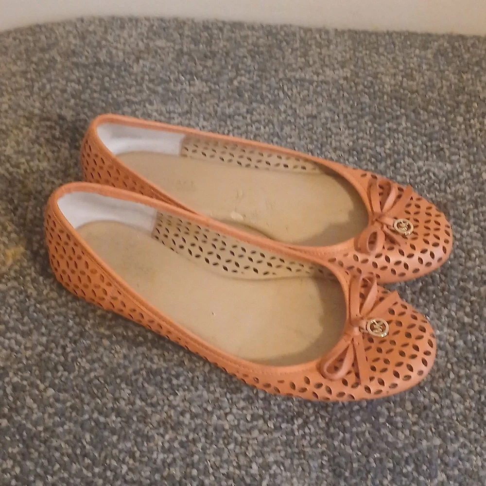 Michael Kors Women's Coral Cutout Flats Size 3