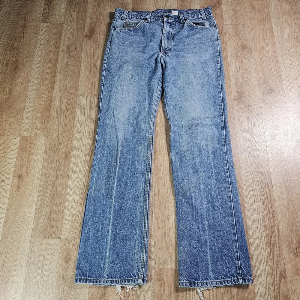 Levis check pictures