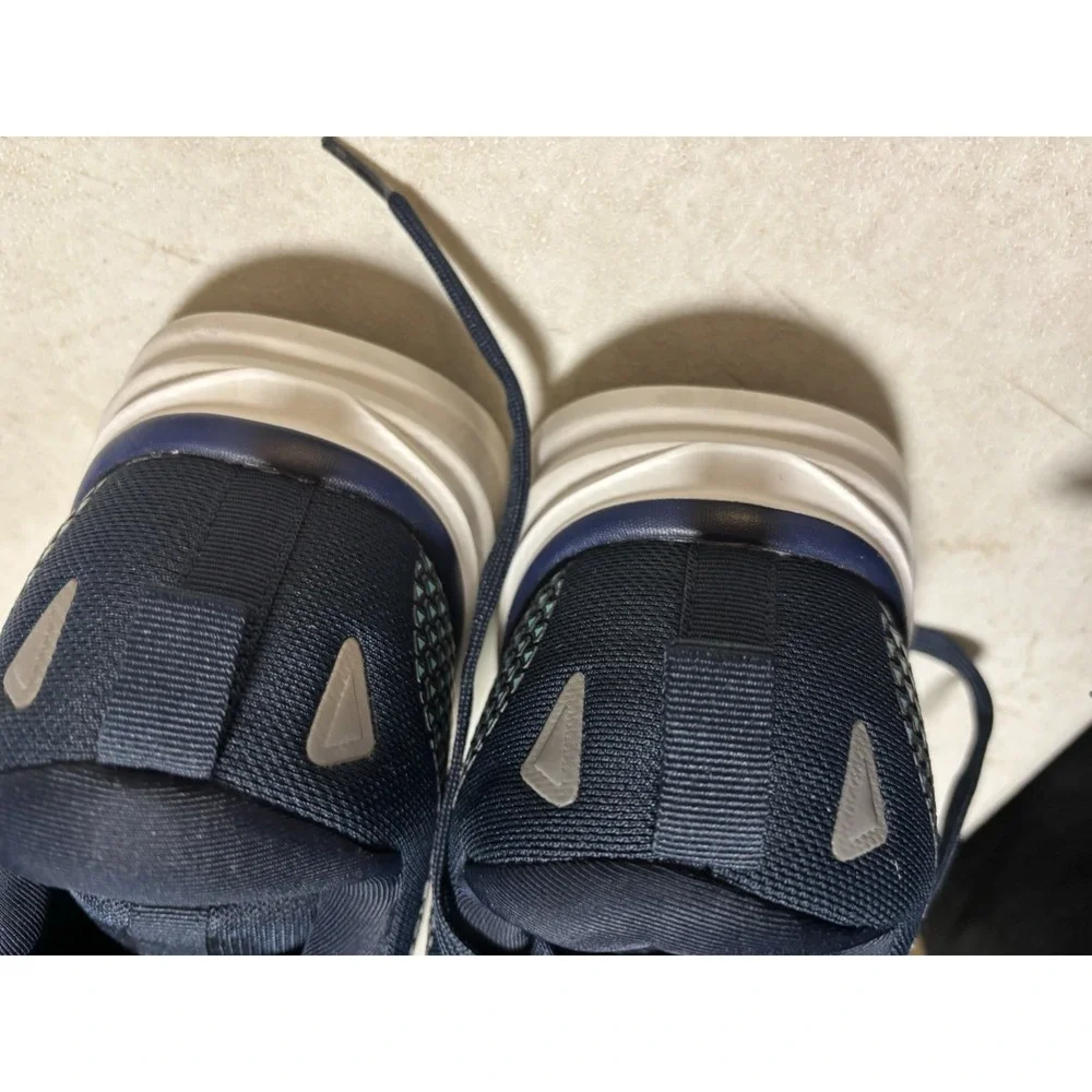 Arisic wide toe