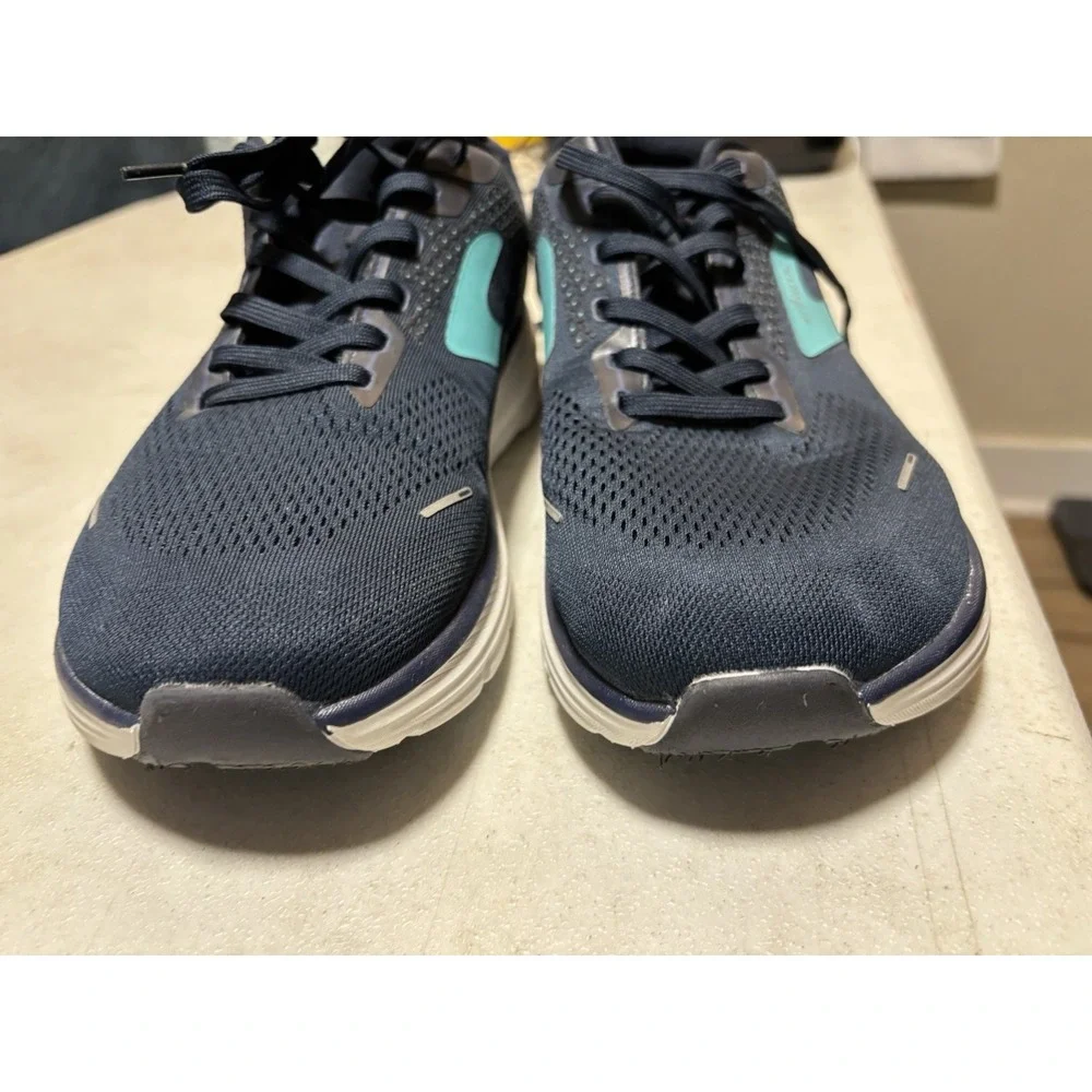 Arisic wide toe
