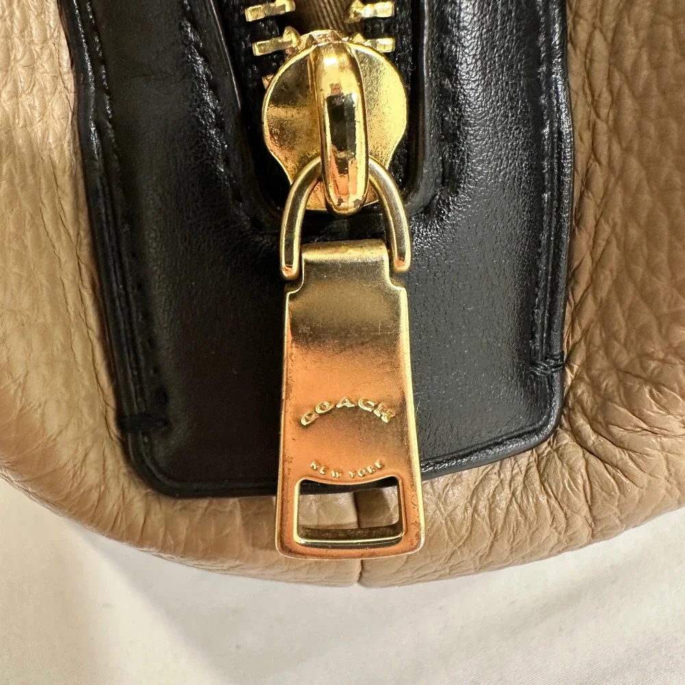 Coach Hadley Hobo Bag Colorblock Leather Shoulder Bag White Tan Black C6828