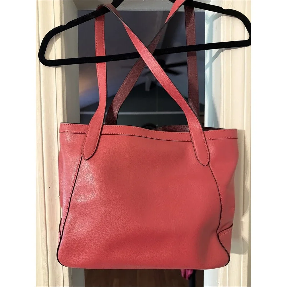 Coach c4063 medium