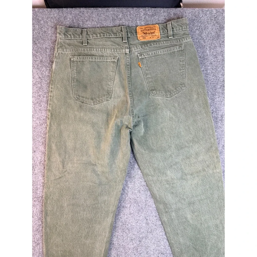 Levis flaws waist constructed
