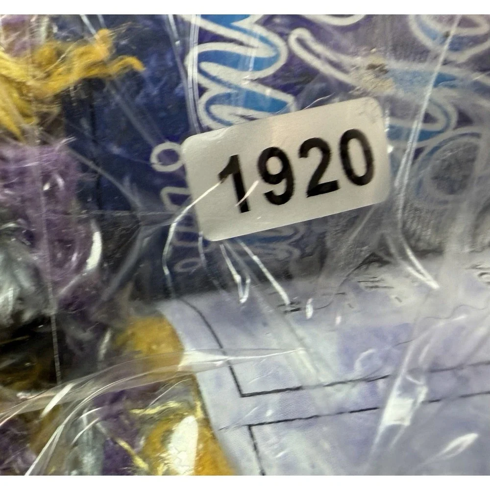 N/A knitting yarn