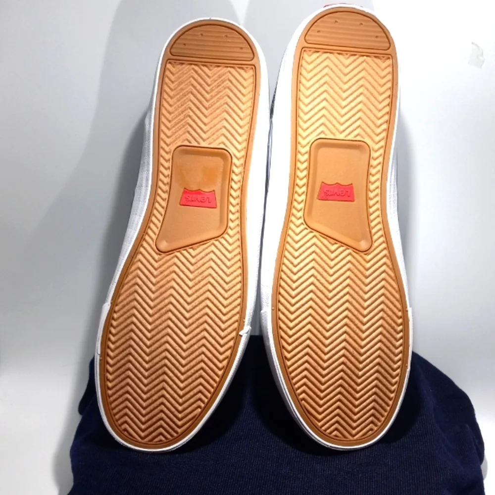 Levis ▪︎ nwt