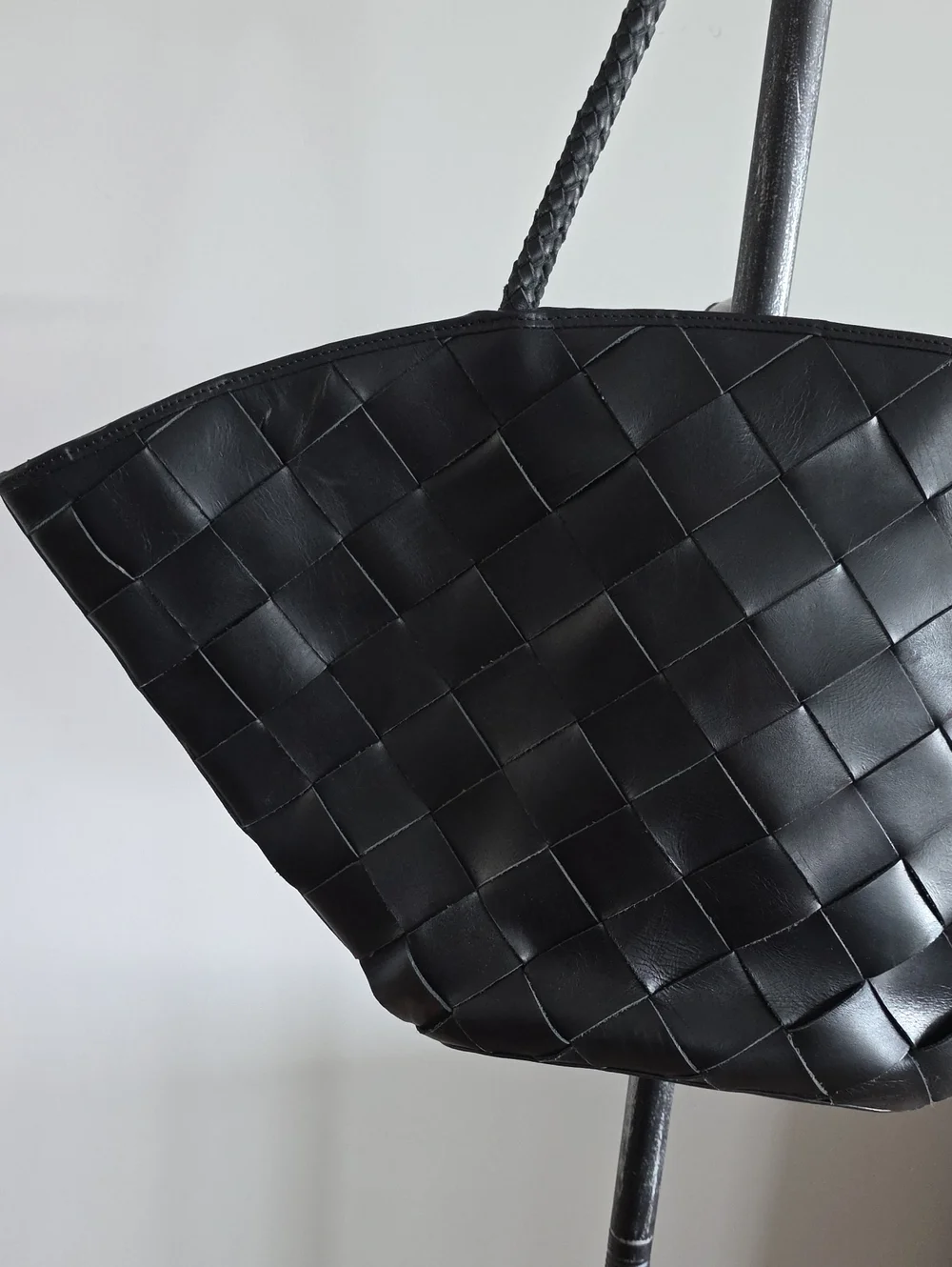 Bembien sleek woven