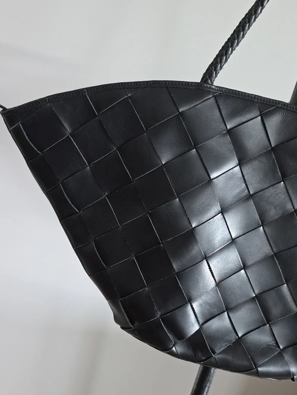 Bembien sleek woven
