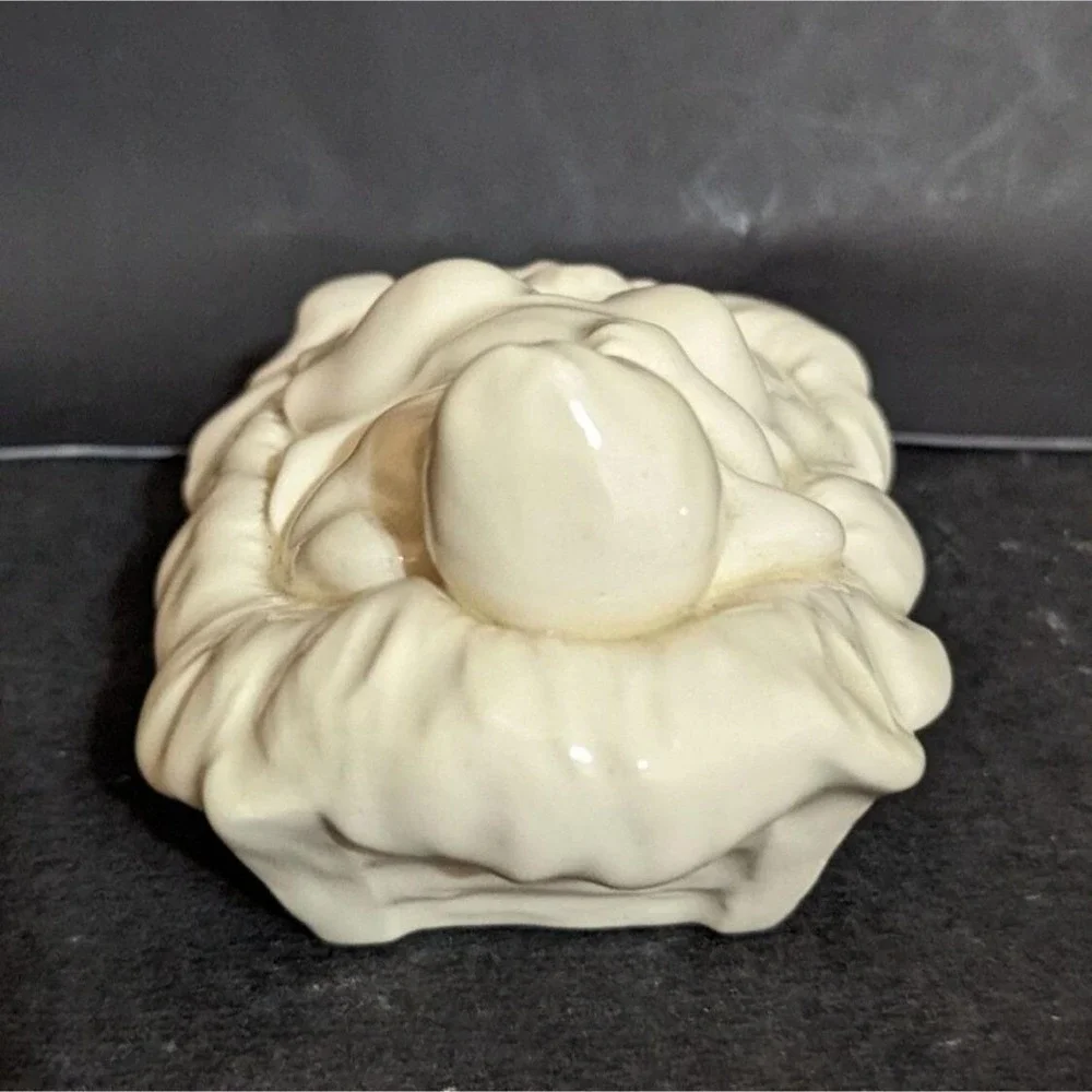 Vintage crazing timeless glossy