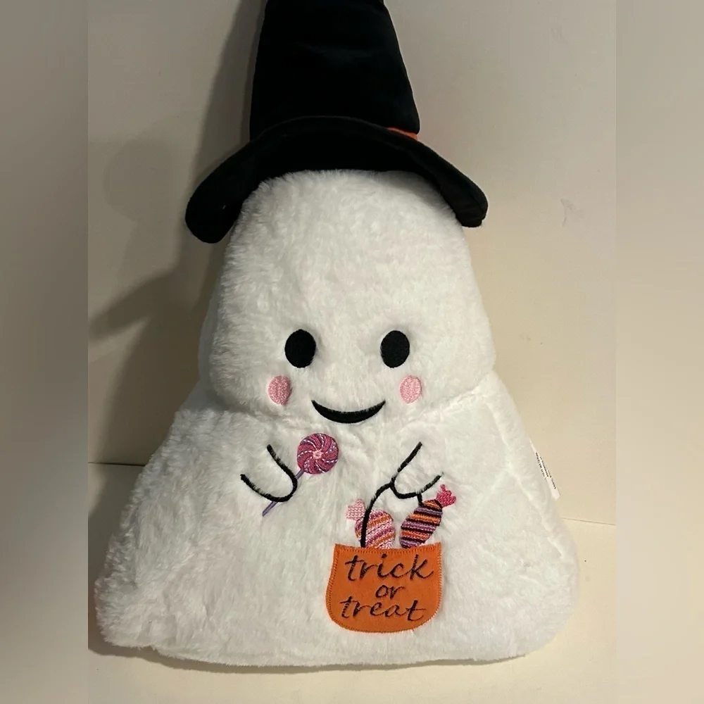 N/A adorable ghost