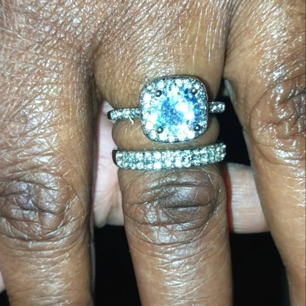 boutique prong piece engagement