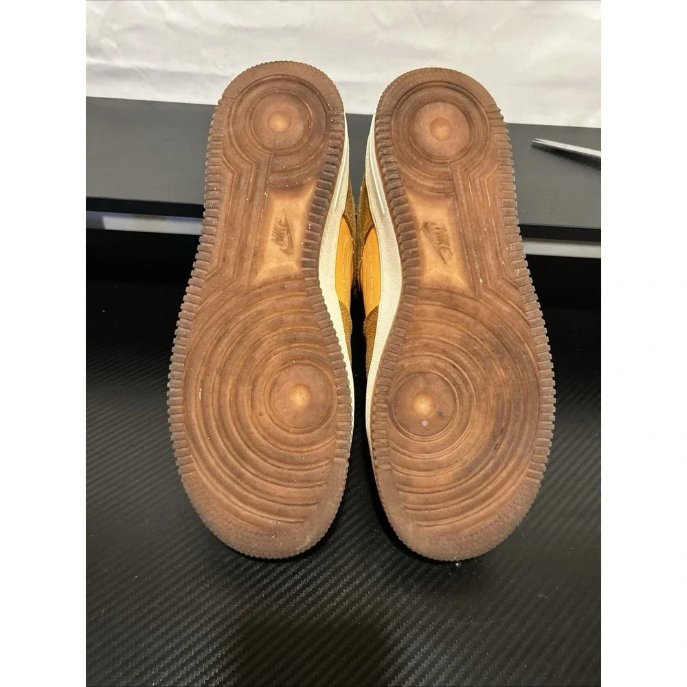 Nike university these size