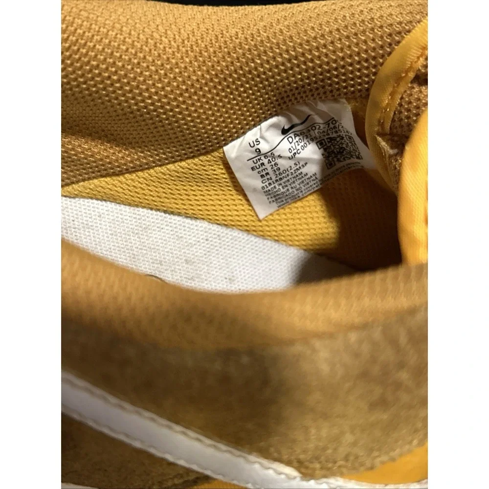 Nike including 700