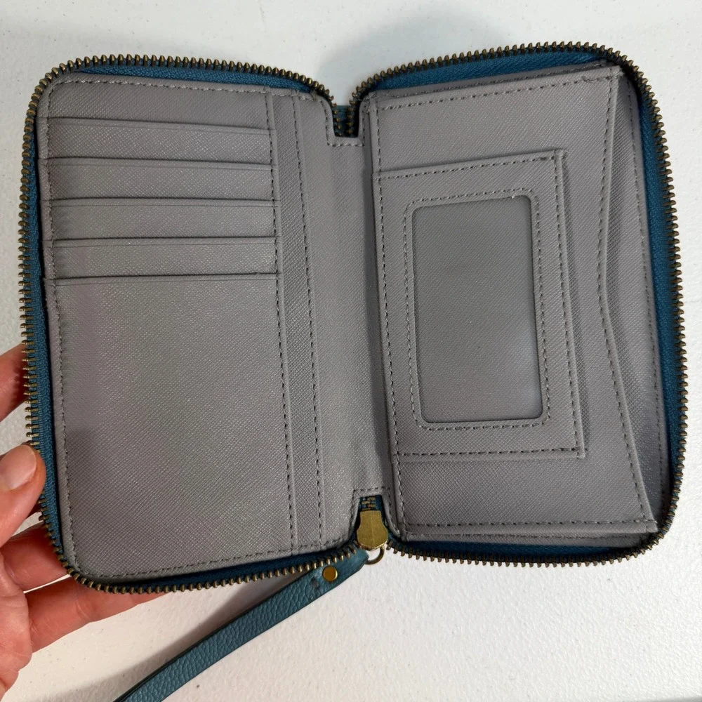 Fossil logan zip