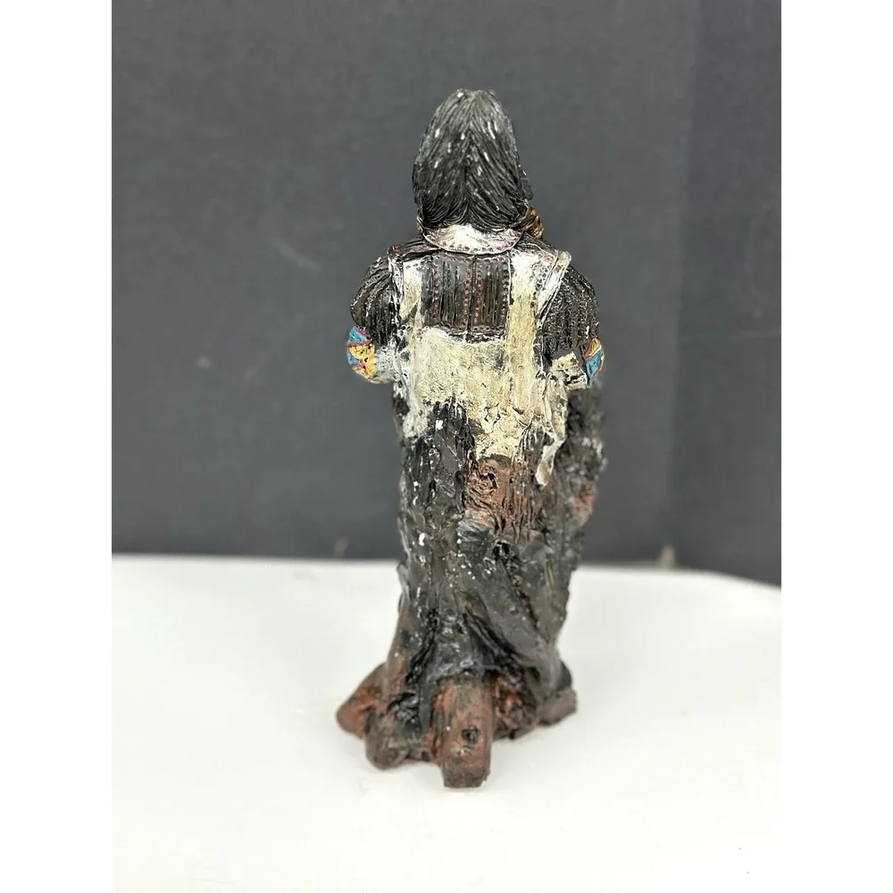 N/A vintage resin