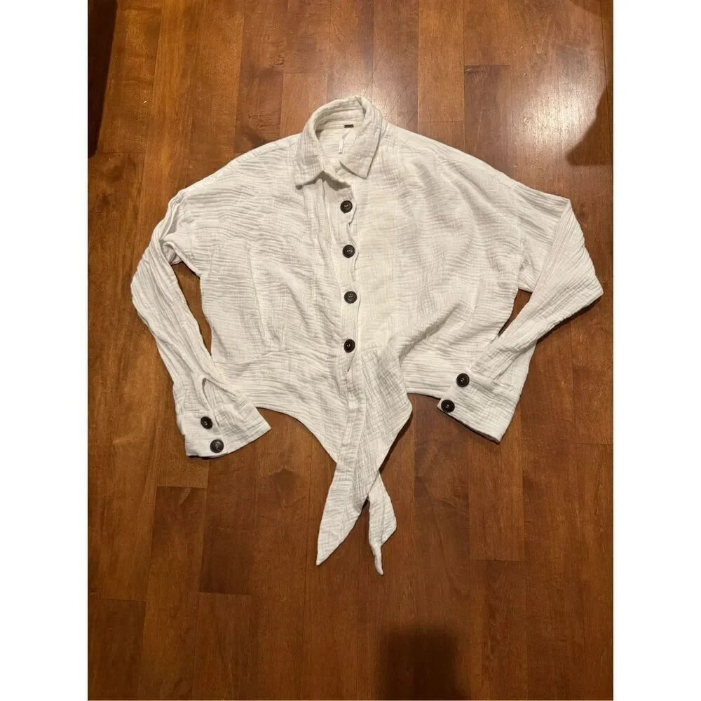 Woman’s free people front tie blouse