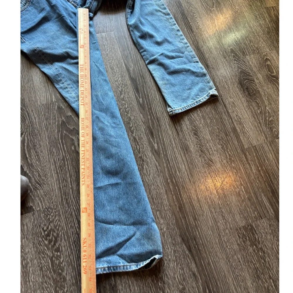 Levis check measurements