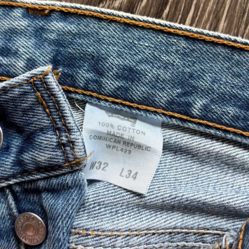 Levis check measurements
