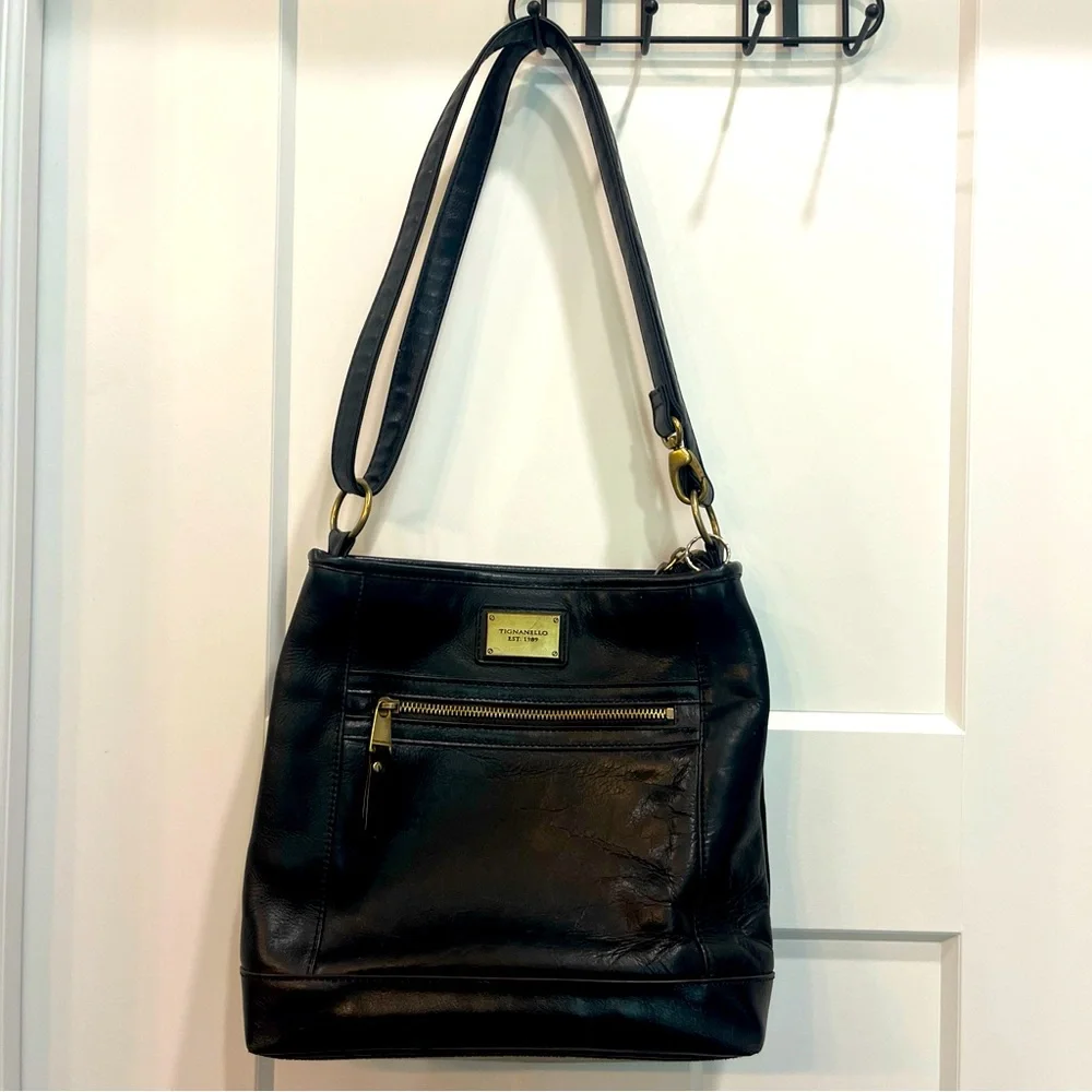 Vintage Black Leather‎ Tignanello Crossbody/Shoulder Bag