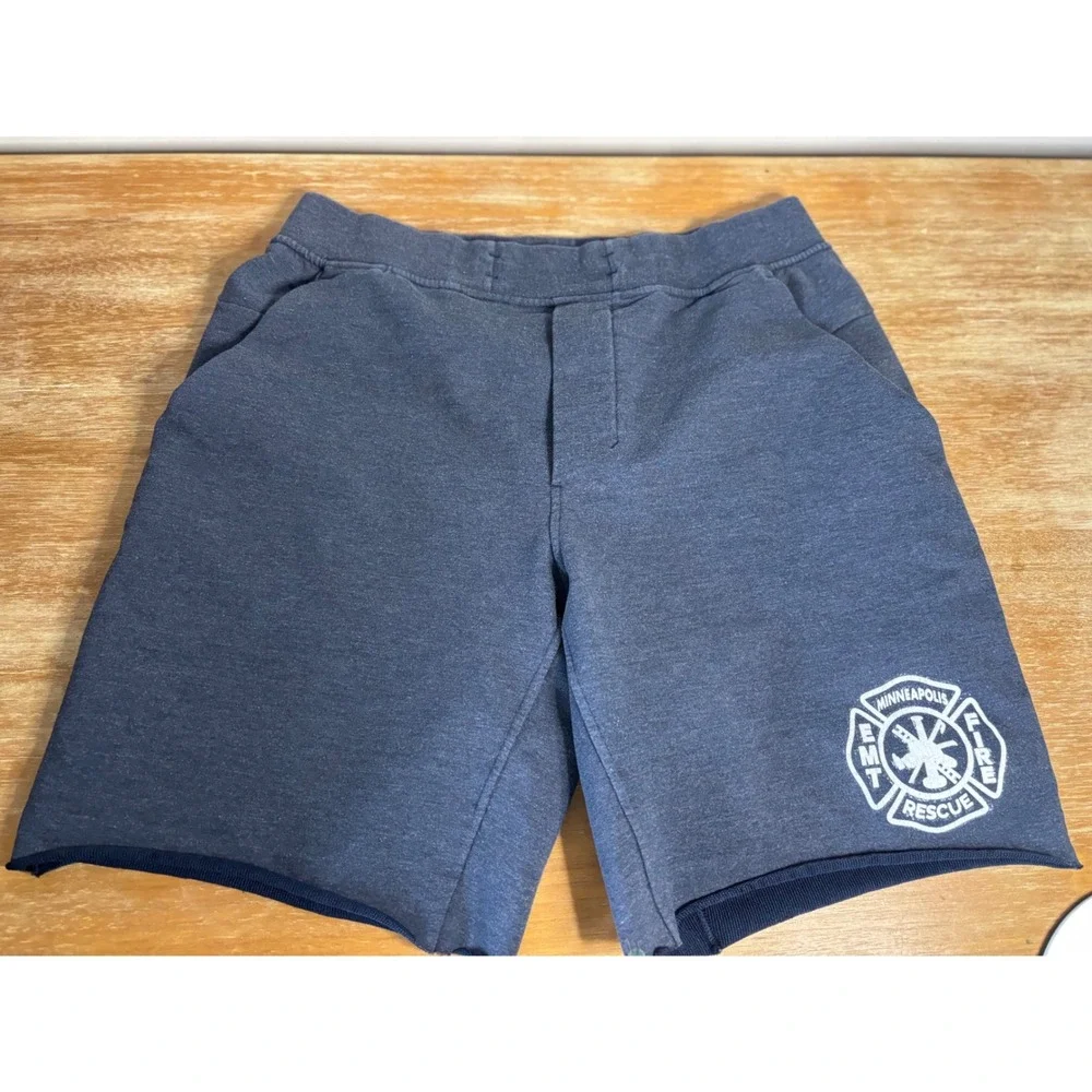 Lululemon City Sweat Shorts Mens‎ Navy Blue Minneapolis Fire EMT Rescue Logo