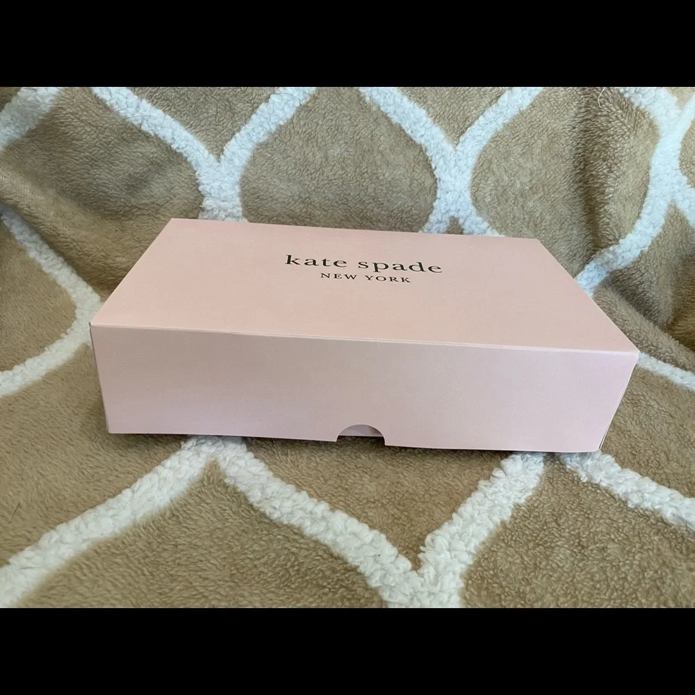 kate spade absolutely gorgeous