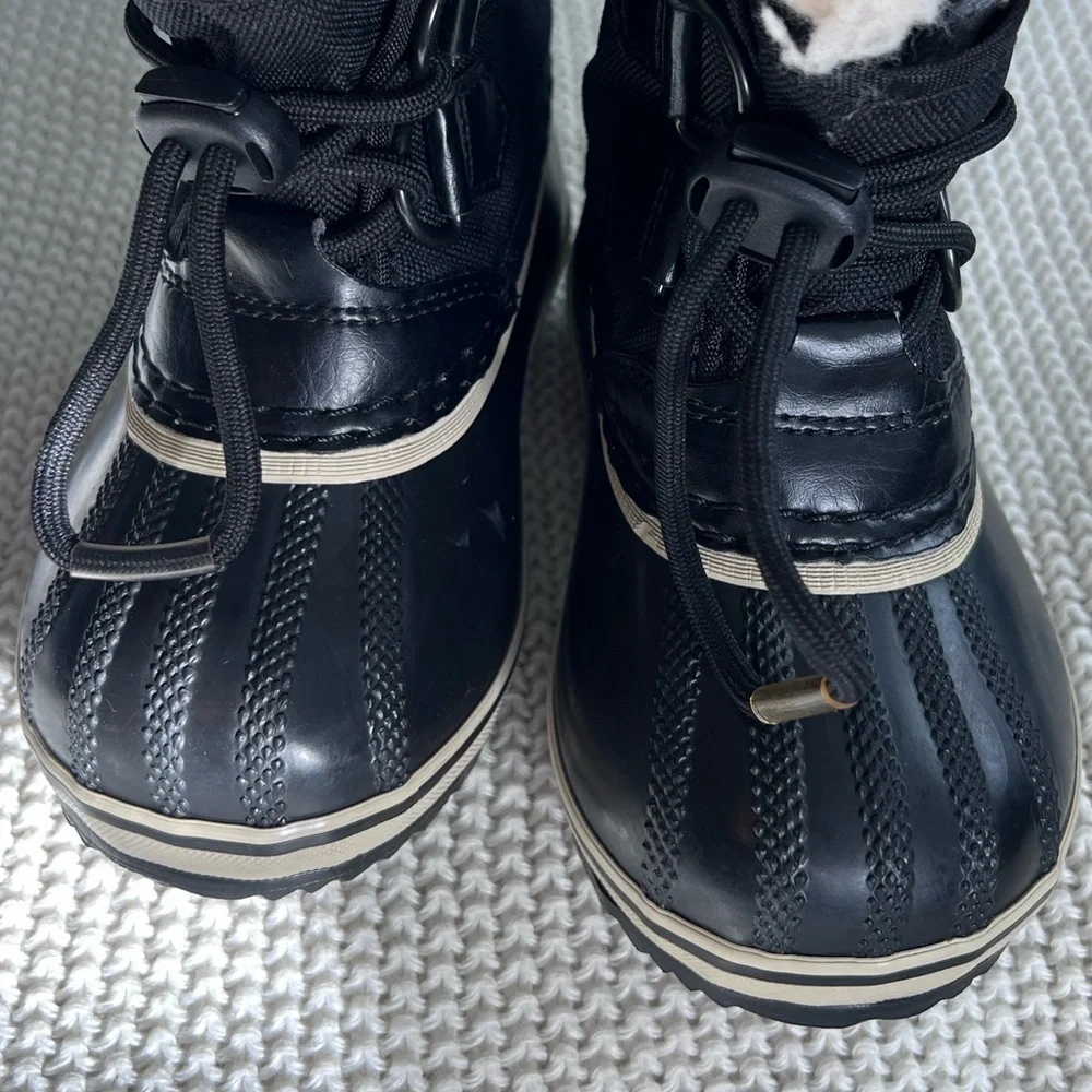 Sorel durable cozy