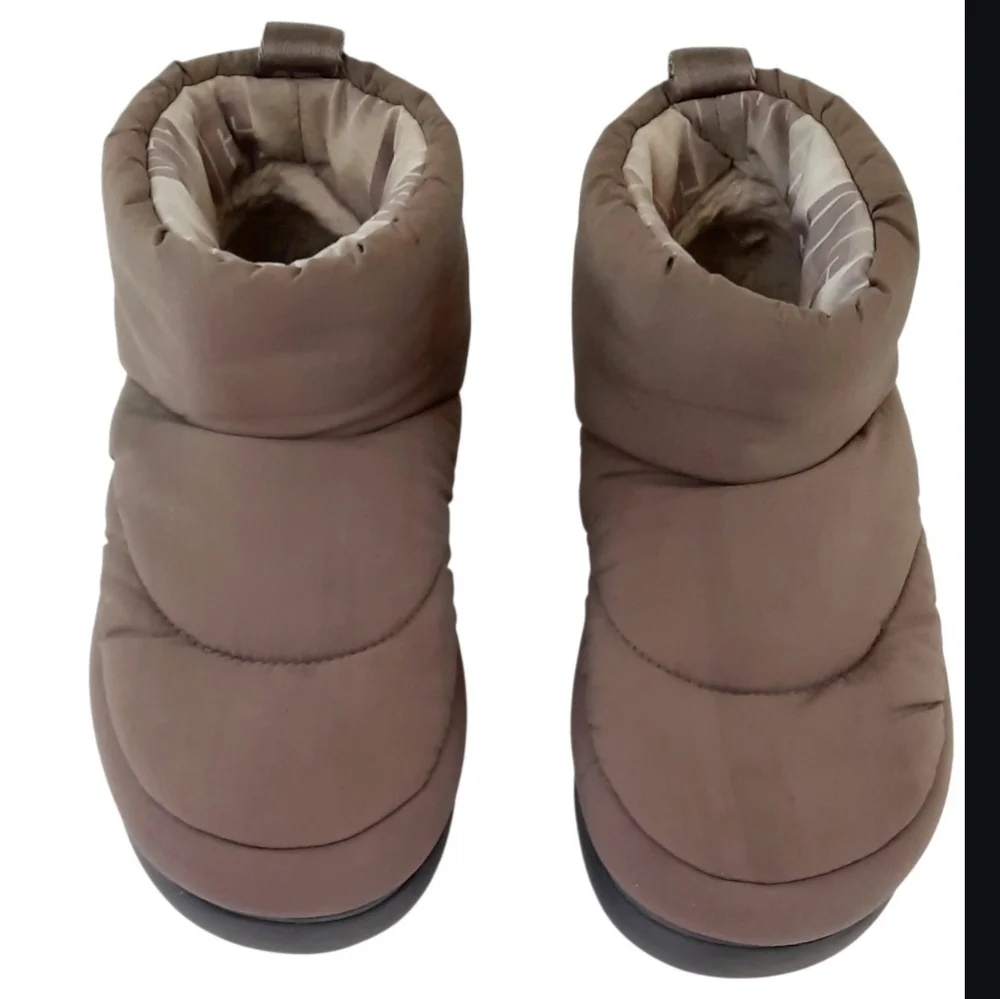 UGG Classic Maxi Mini boots -walnut brown. Womens  Size 8