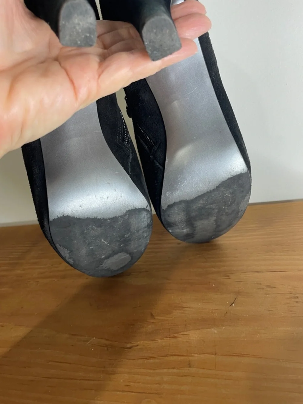 Tahari elegant black