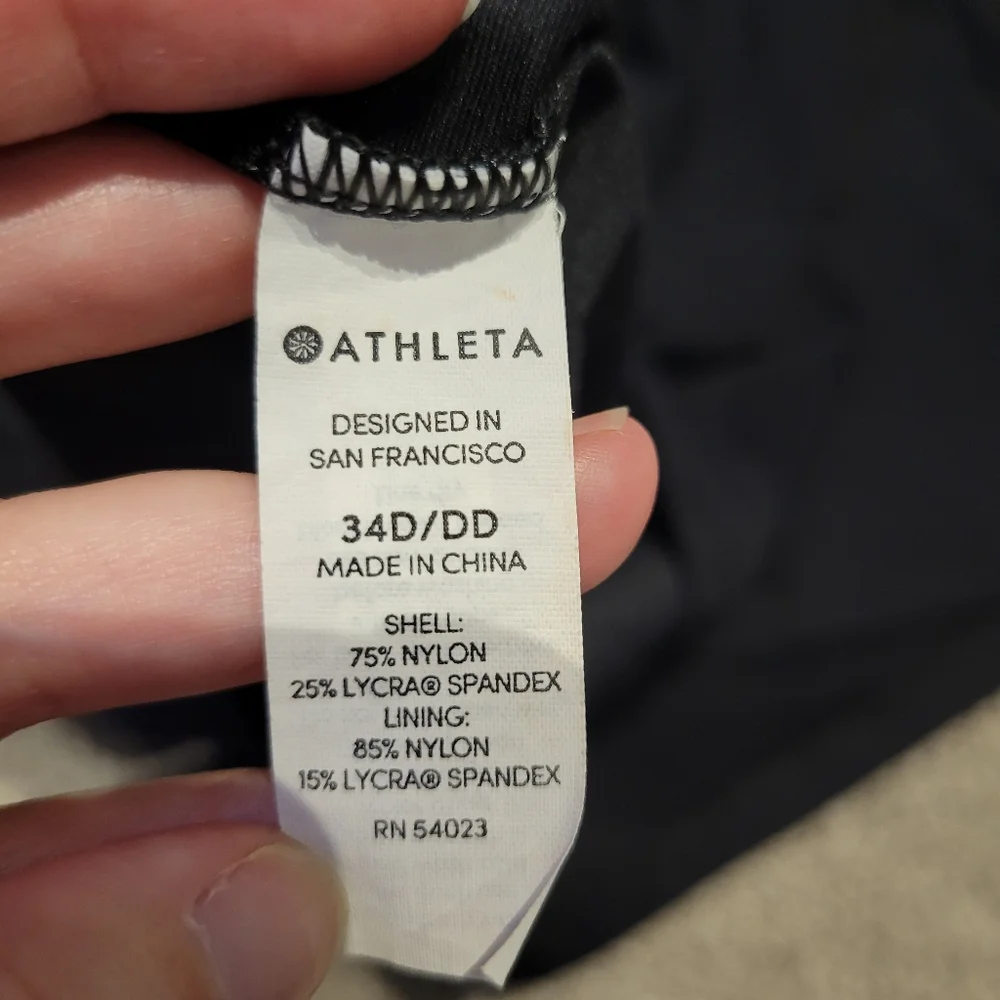Athleta twist up