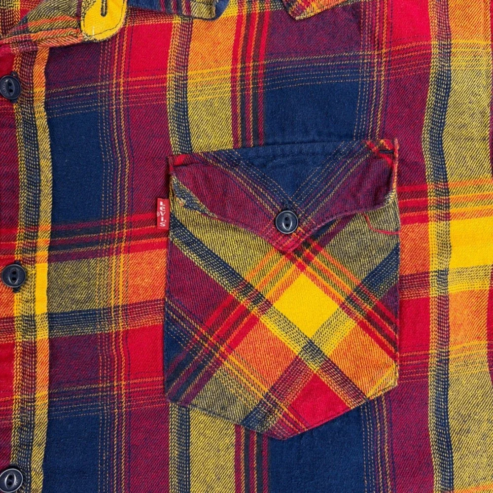 Levis plaid back