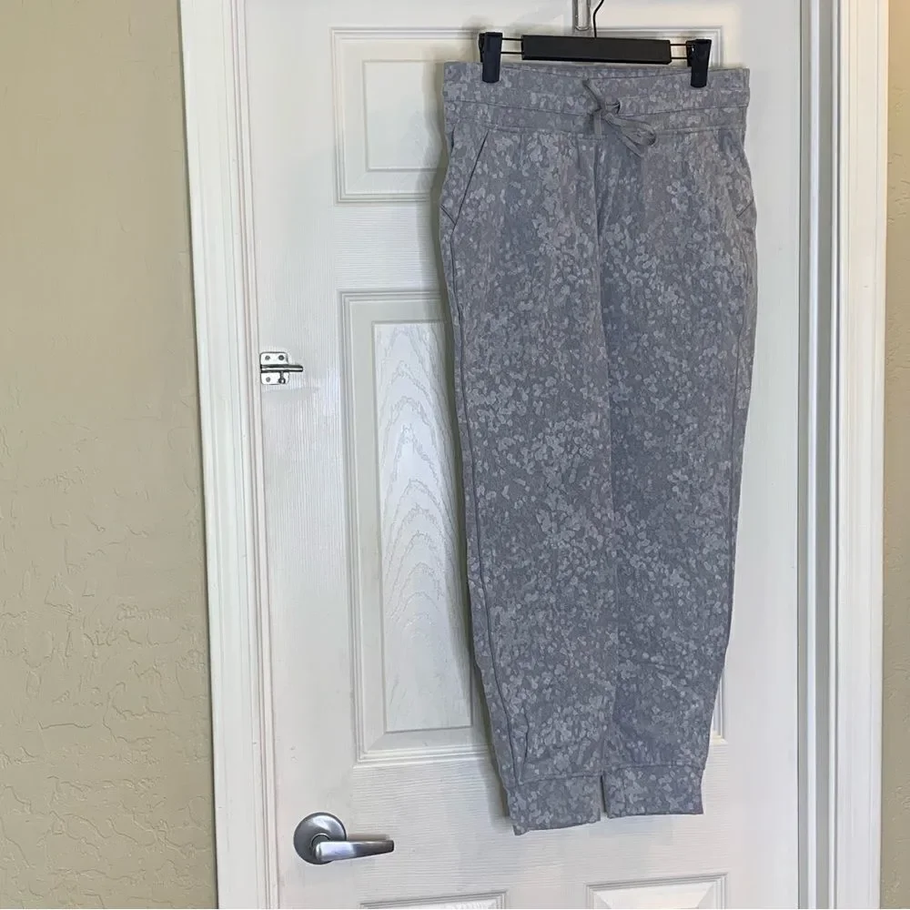 lululemon athletica size rip