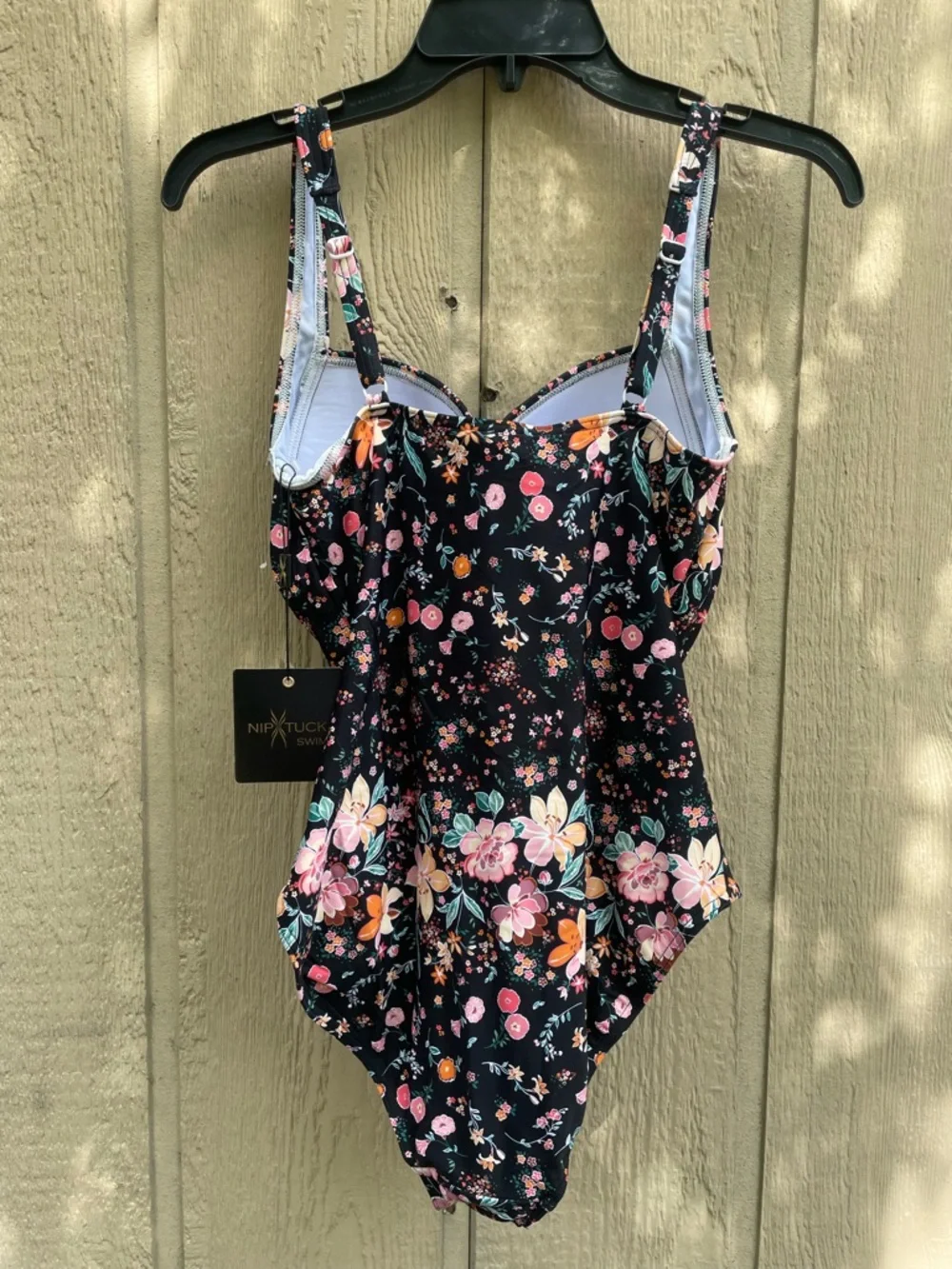 Nip Tuck elegant black