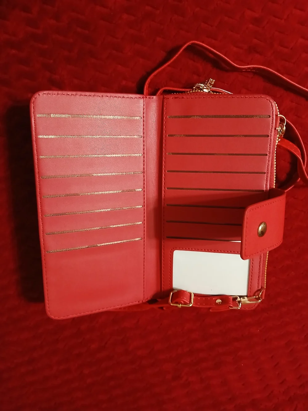 Chic Unlimited compact red