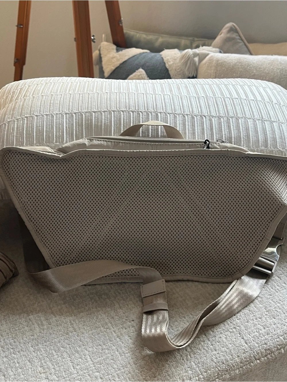Athleta patch subtle tone