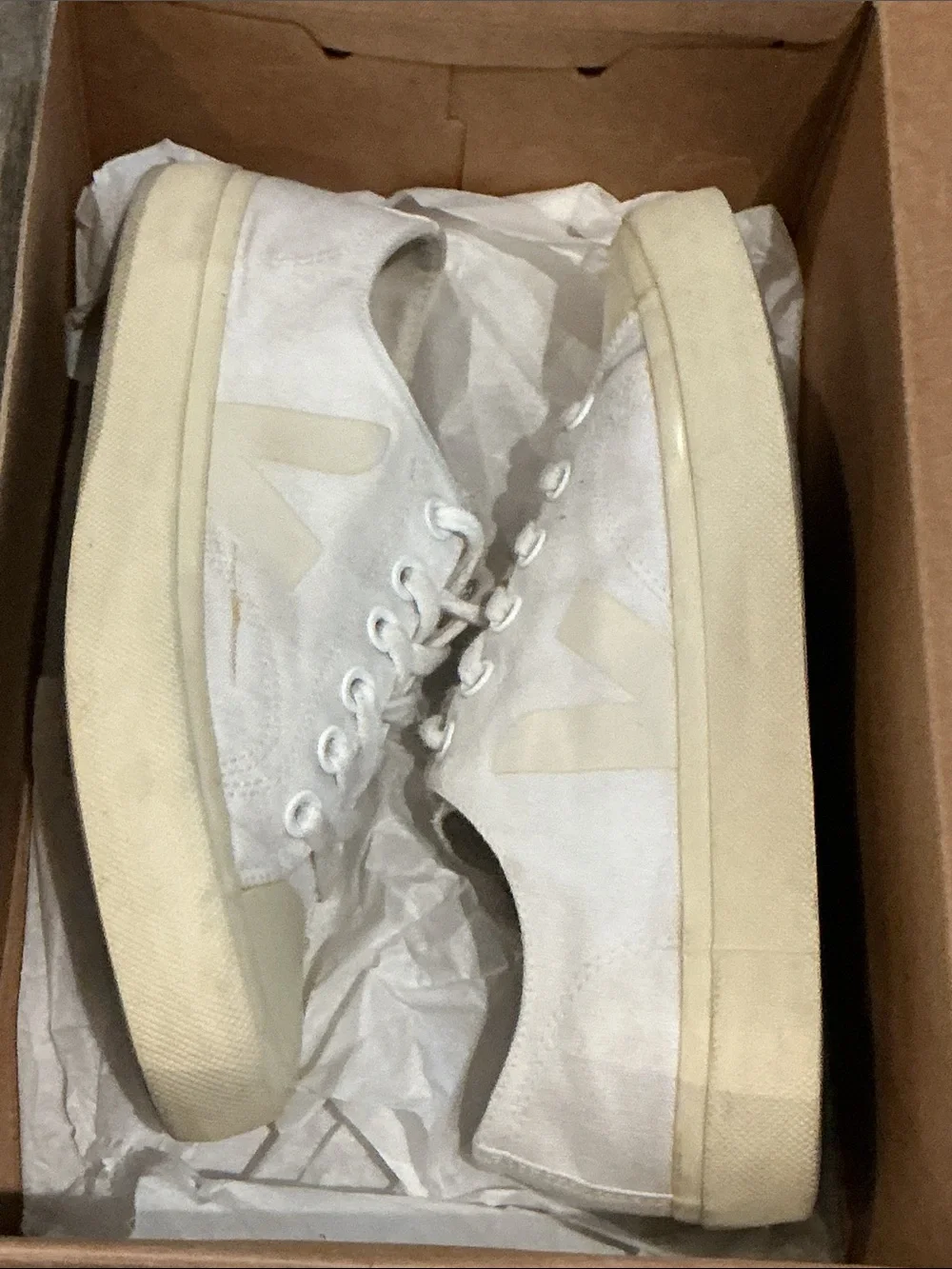 Veja authentic woman’s