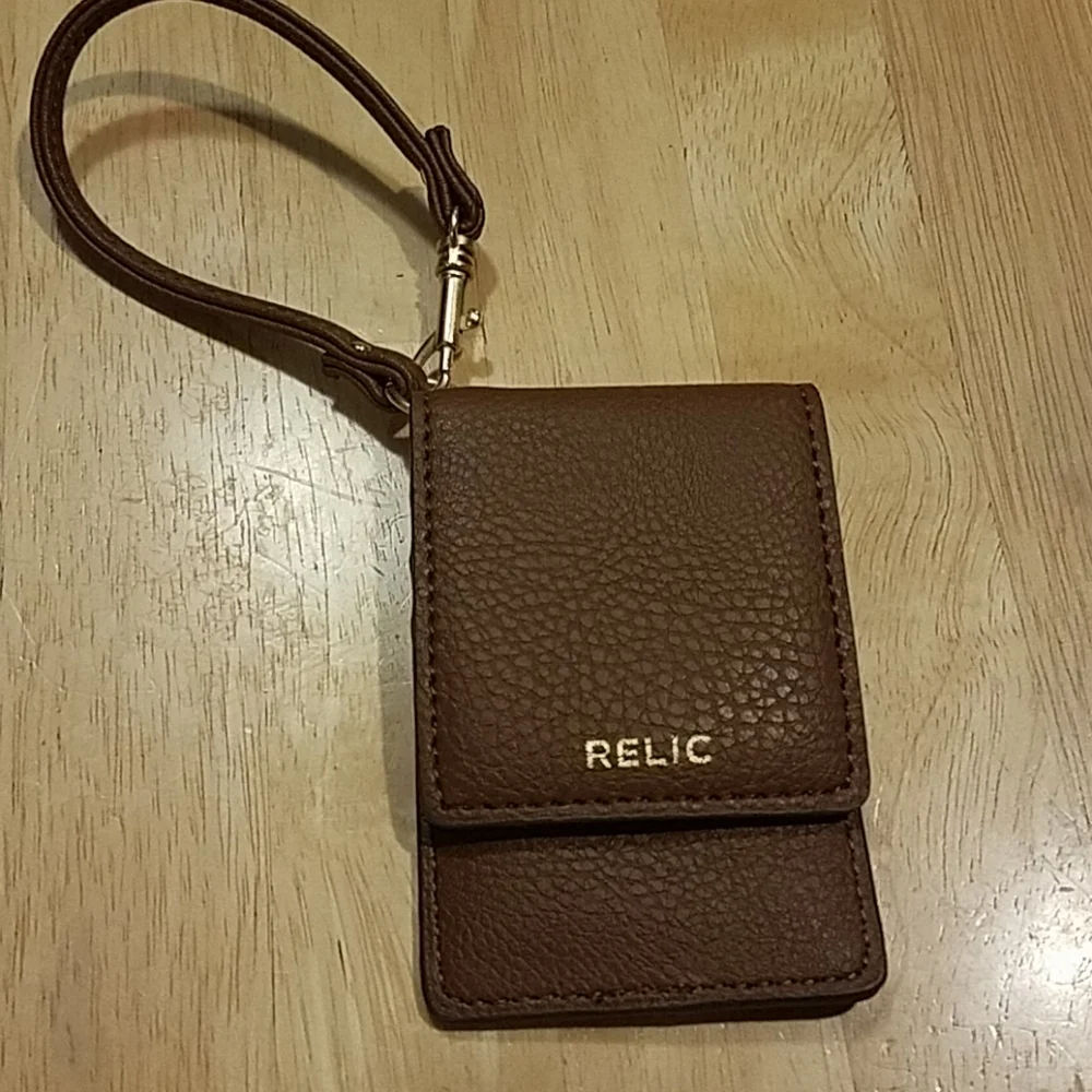 Relic‎ brown leather card/ID holder wristlet gold hardware