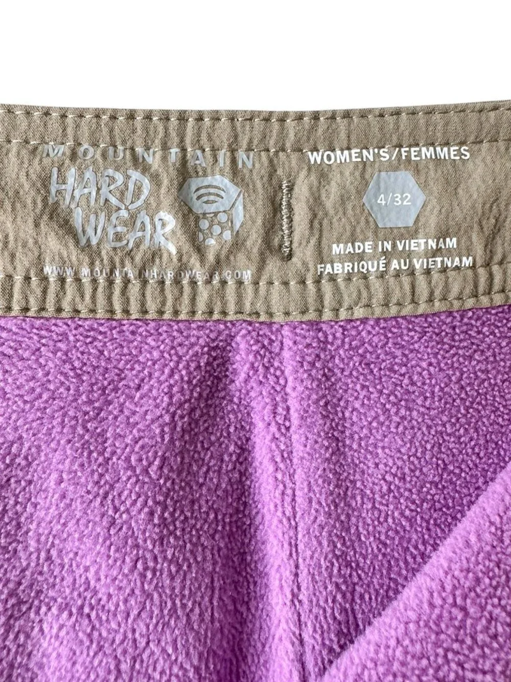 Mountain Hardwear pocket waist allows