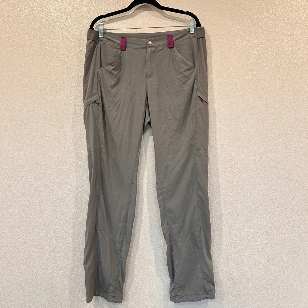 Duluth Trading Co Armachillo Gray Utility Hiking Cargo Pants Womens 12x31