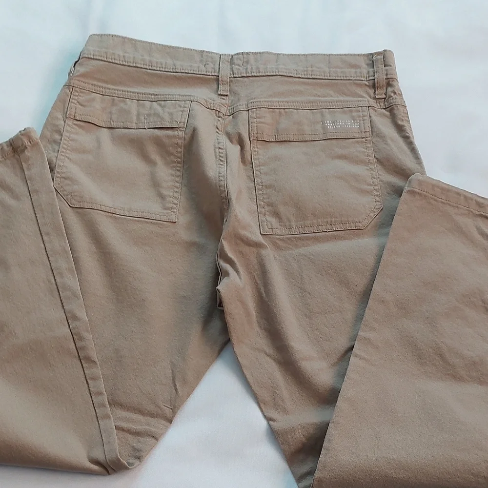 Signature comfortable taupe