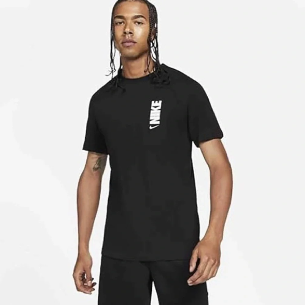 Nike logo tee