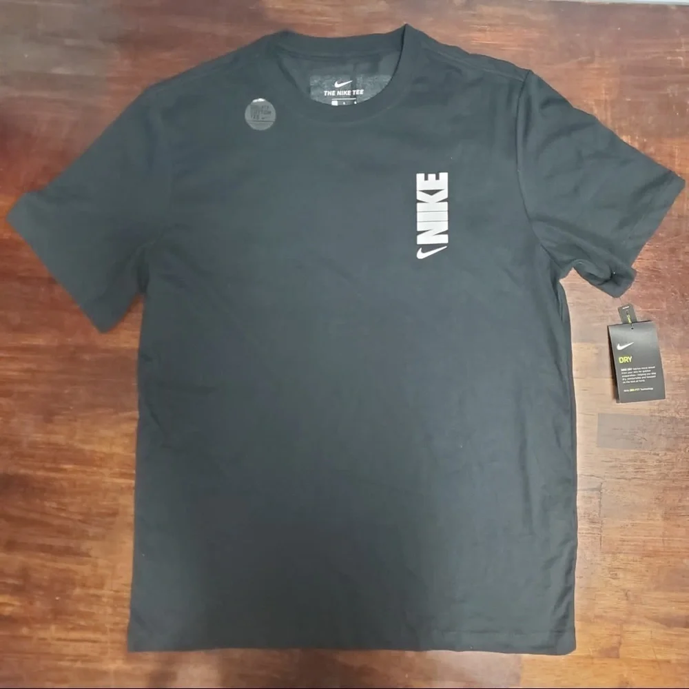 Nike logo tee