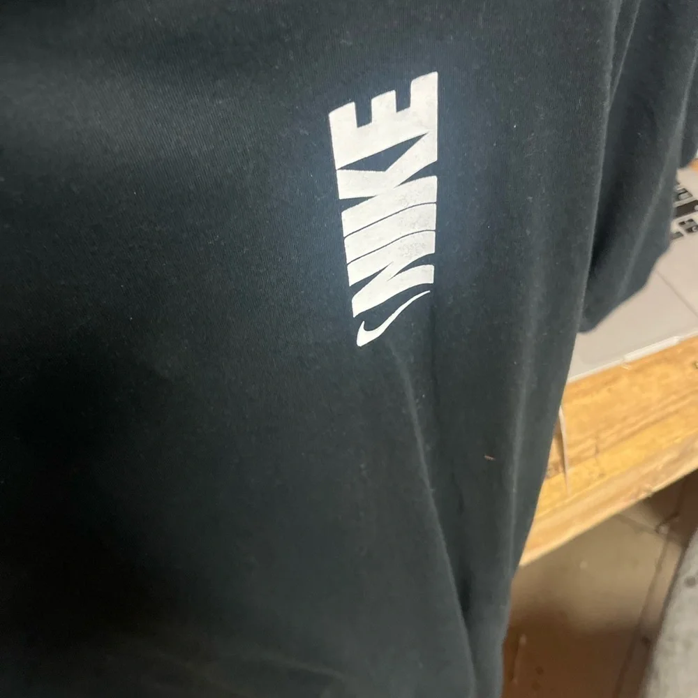 Nike logo tee