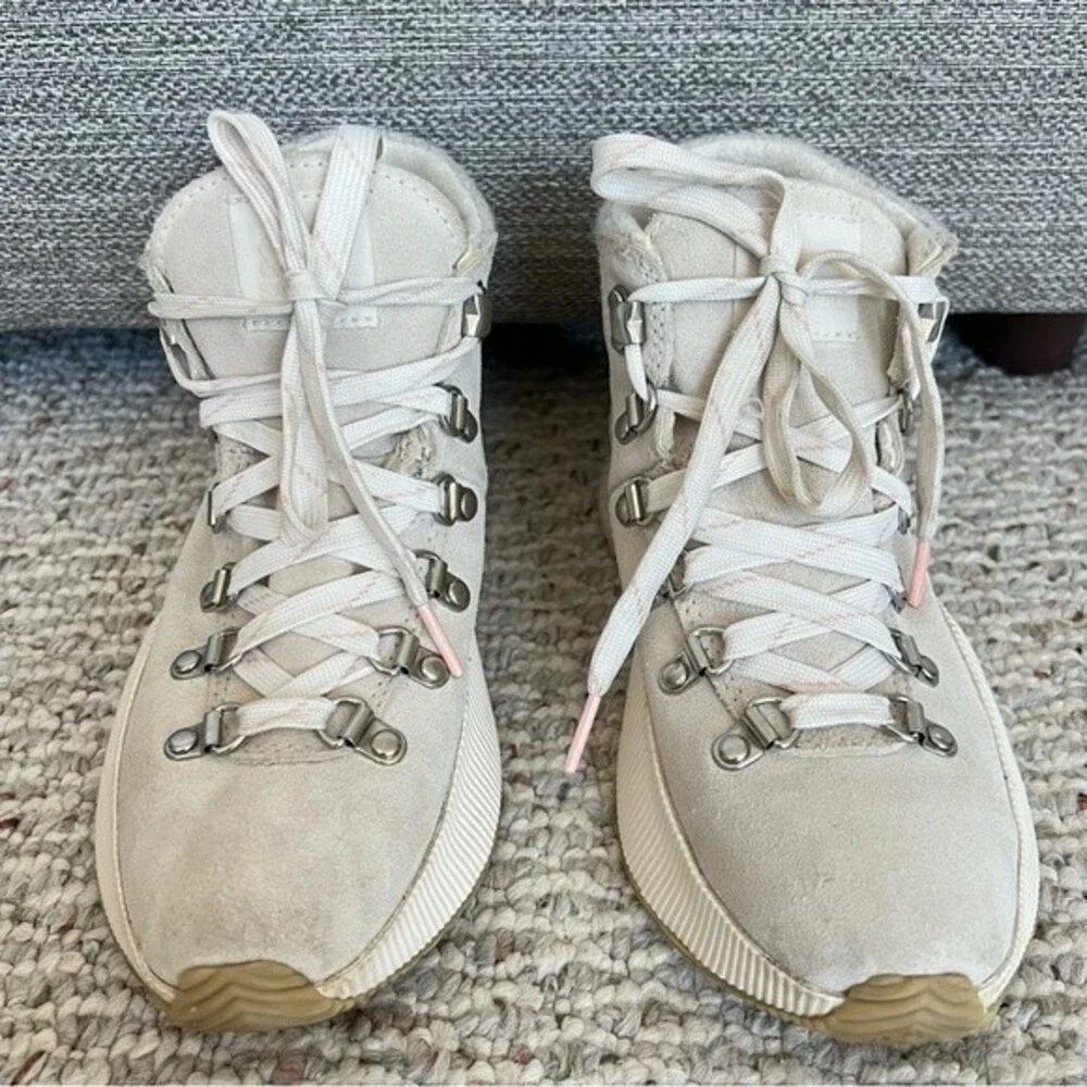 Sorel beautiful preloved